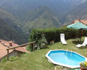 Emilia - Stazzema ,Tuscany - Stazzema - Pool