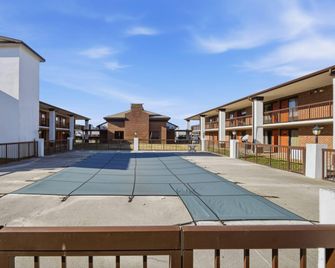 Quality Inn & Suites - Onley - Building