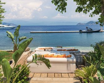 Yazz Collective - Kayaköy - Playa