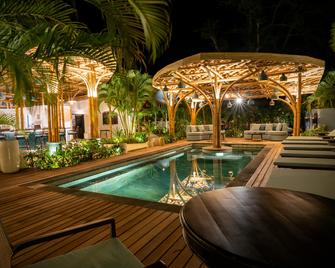 Villa Tokay - Luxury Private Villas - Pemenang - Pool