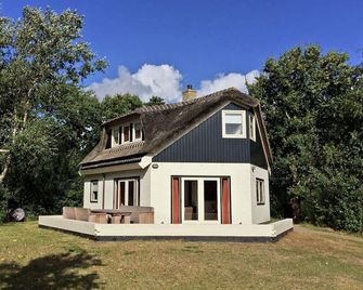 Cottage with garden & terrace - De Cocksdorp - Gebouw