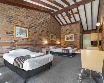 Avoca Beach Hotel - Terrigal
