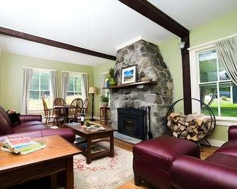 Bark Eater Inn - Keene