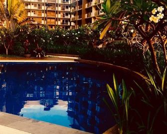 3-bedroom condo in wonderful Las Piñas/Bacoor area complete with amenities. - Las Piñas - Piscina