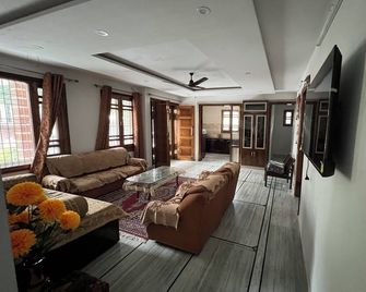 Home away from home - Dalhousie - Living room