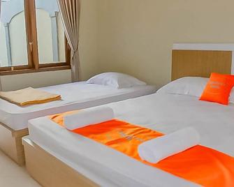 The Arsy Syariah Tasikmalaya Redpartner - Tasikmalaya - Bedroom