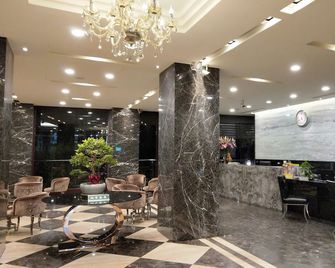 Shui Sha Lian Hotel - Yuchi Township - Receptionist