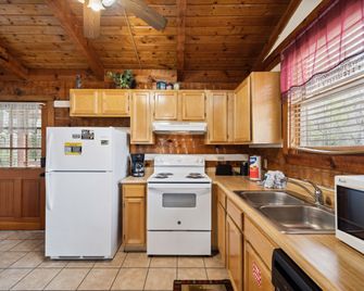 A Lover's Paradise 1 Bedroom Cabin Heavenly Views Resort - Pigeon Forge - Küche