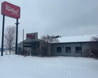 Red Roof Inn & Suites Tomah - Tomah - Building
