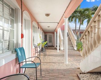 Blind Pass Resort Motel - Saint Pete Beach - Hàng hiên