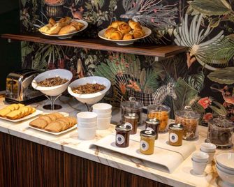 Aiglon - París - Buffet