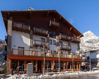 Residence Le Grand Chalet - Courmayeur - Edificio