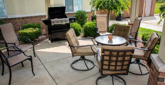 Candlewood Suites South Bend Airport - South Bend - Patio