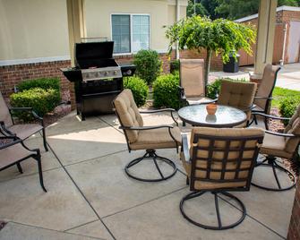 Candlewood Suites South Bend Airport - South Bend - Patio