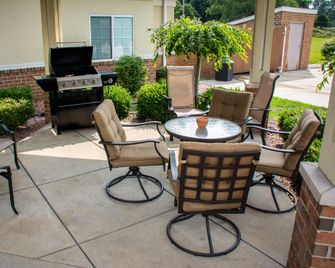 Candlewood Suites South Bend Airport By IHG - South Bend - Patio