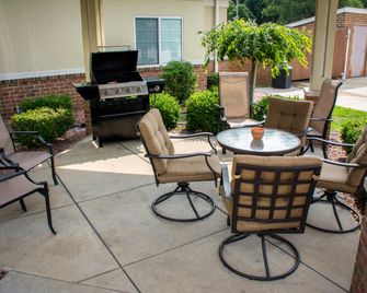 Candlewood Suites South Bend Airport By IHG - סאות' בנד - פטיו