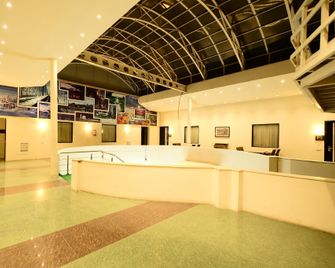 Hotel Aksa Srinagar - Srinagar - Lobby