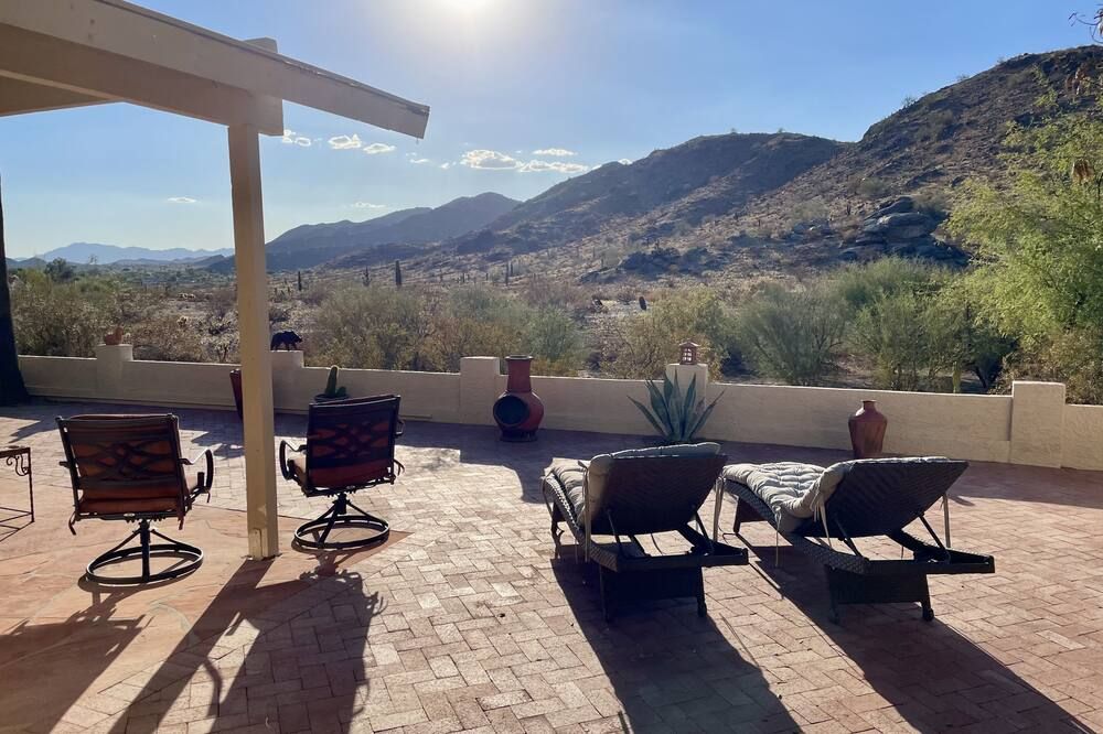Mini Mansion! Backs to South Mtn Preserve. Great views!! - פיניקס - מרפסת