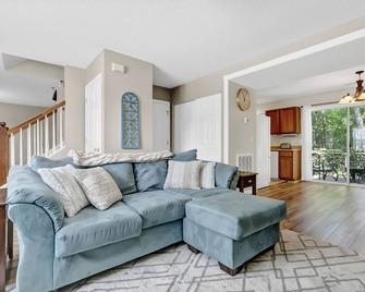 Peaceful West Columbia Get-Away - West Columbia - Living room