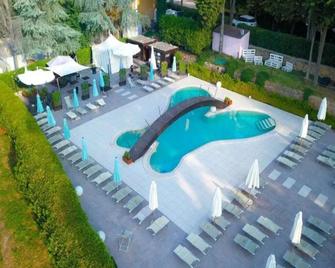 Lh Hotel Excel Roma Montemario - Rome - Pool