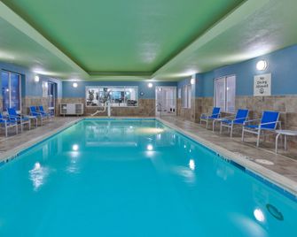 Holiday Inn Express & Suites Dayton South Franklin By IHG - Franklin - Bazén