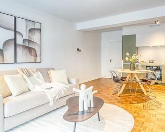 Smart and cosy 4P Apt in Antwerp with balcony - Amberes - Sala de estar