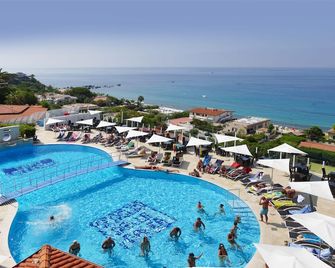 Hotel Village Scoglio Della Galea - Ricadi - Piscina