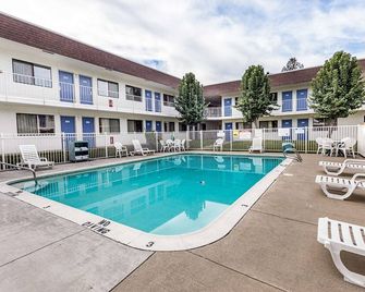 Motel 6-Yreka, Ca - Yreka - Uima-allas