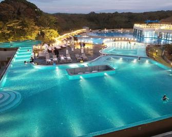 إيكولاند هوتل - جيجو - حوض السباحة