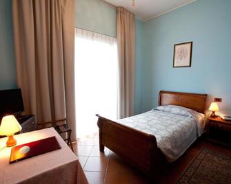 Hotel Nastro Azzurro - Monguzzo - Habitación