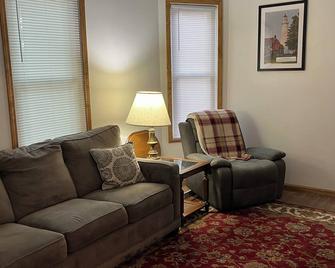 The Water Street House - Port Huron - Living room