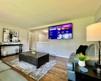 Cute Ranch home Middletown, OH - Middletown - Living room
