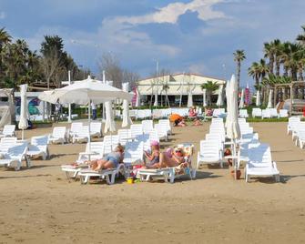Cinar Family Suite Hotel Side - Side - Building
