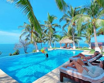 Luxury Oceanfront Home Huge Infinity Pool - Puerto Escondido - Piscina