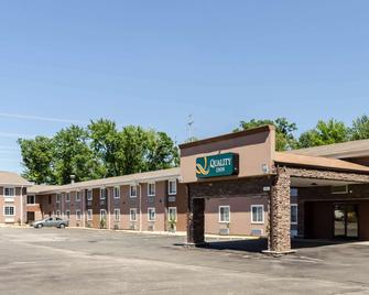 Quality Inn Chicopee-Springfield - Chicopee - Building