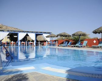 Villa Michalis Santorini - Vlichada - Piscina