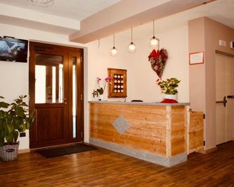 Hotel Piccolo Chalet - Claviere - Recepción