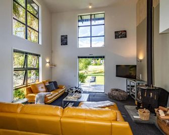 Aspen on Park Avenue - Ohakune Holiday Home - Ohakune - Stue