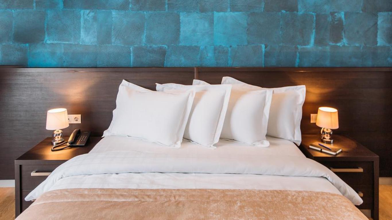 Sephia Hotel