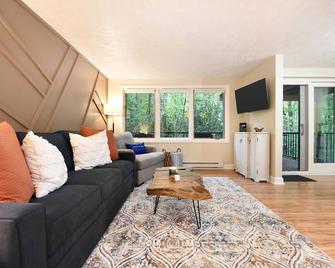 Woodlands Hideaway Cozy Retreat - Farmington - Sala de estar