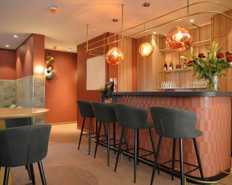 Day8 Hotel - קלן - בר