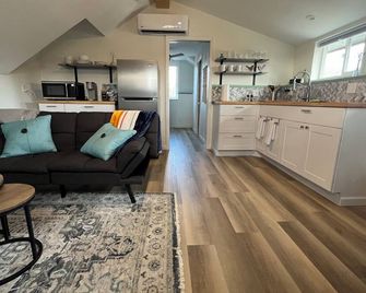 Cozy Vintage Carriage House Retreat - Cañon City - Cocina