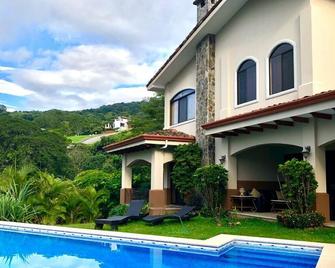 Luxury and natural environment - Colón - Piscina
