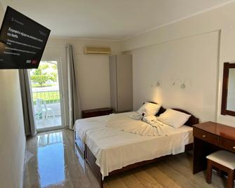 Aggelos Family Hotel - Moraitika - Habitación