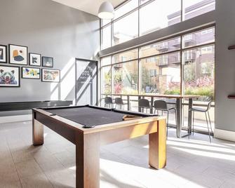 Chic Mountain View 1BR w/ BBQ & Spa, nr Shops & Dining, by Blueground - Los Altos - Property amenity
