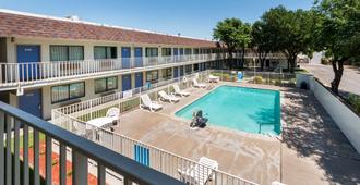 Motel 6 Del Rio, TX - Del Rio - Pool
