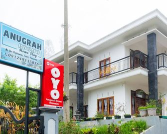 OYO 2169 Anugrah Bromo Homestay - Pasuruan - Budova