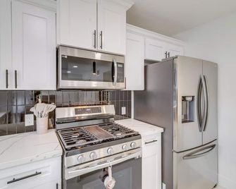 Chic Houston Apartment - 2 Mi to U of H Campus - יוסטון - מטבח