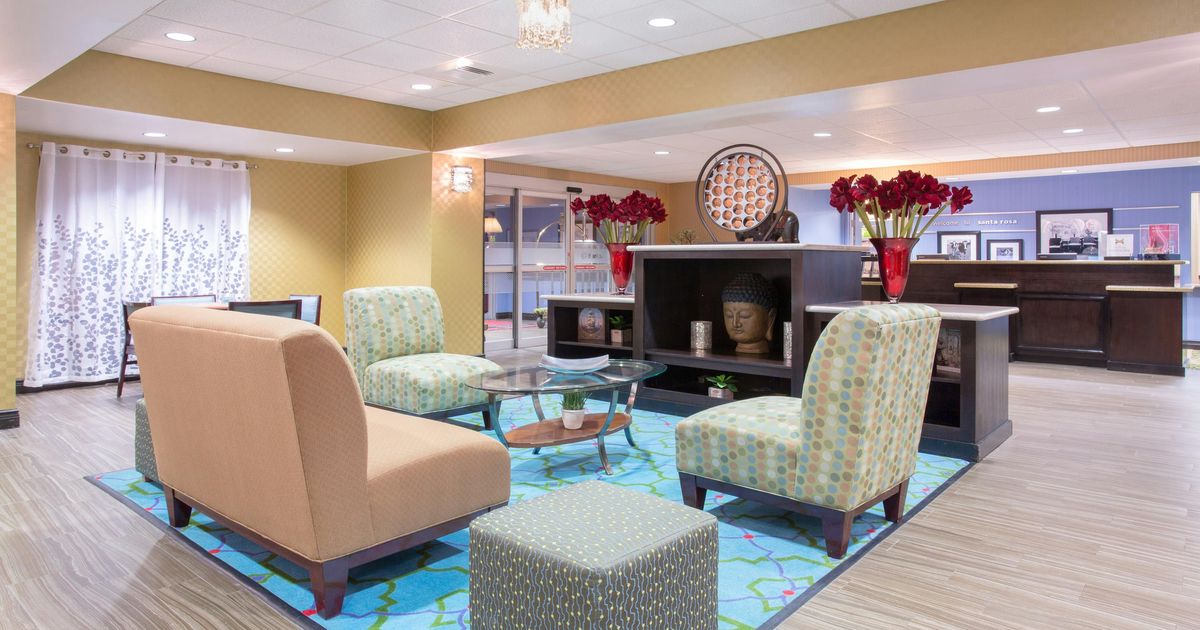 Hampton Inn Santa Rosa $172. Santa Rosa Hotel Deals & Reviews - KAYAK
