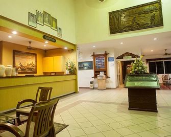 Hotel Seri Malaysia Bagan Lalang - Sepang - Front desk